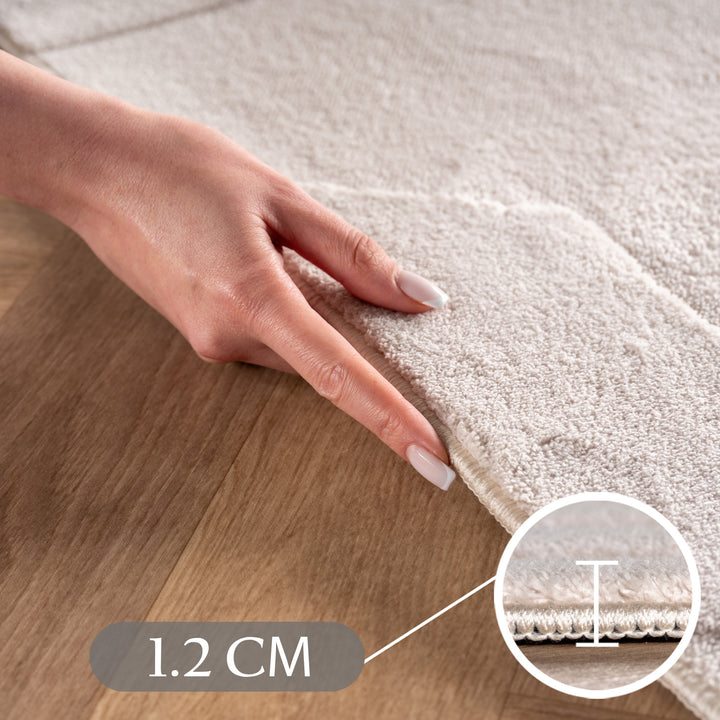 Simpex24 Boho Teppich mit Geometrischem Design, Einfarbig Beige - Creme, Weicher & Pflegeleichter Deko Teppich, Waschbarer Teppich mit 3D-Effekt für Wohnzimmer und Schlafzimmer